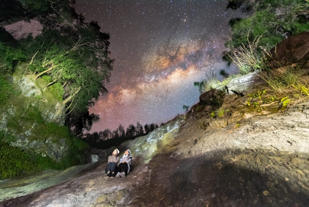 Peserta StarParty melihat langit
